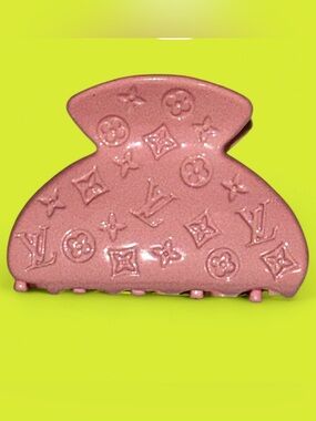 Louis Vuitton Translucent Green Square Hair Tie Duo Louis Vuitton | Accessories | Louis Vuitton Green Hair Ties  main image 4